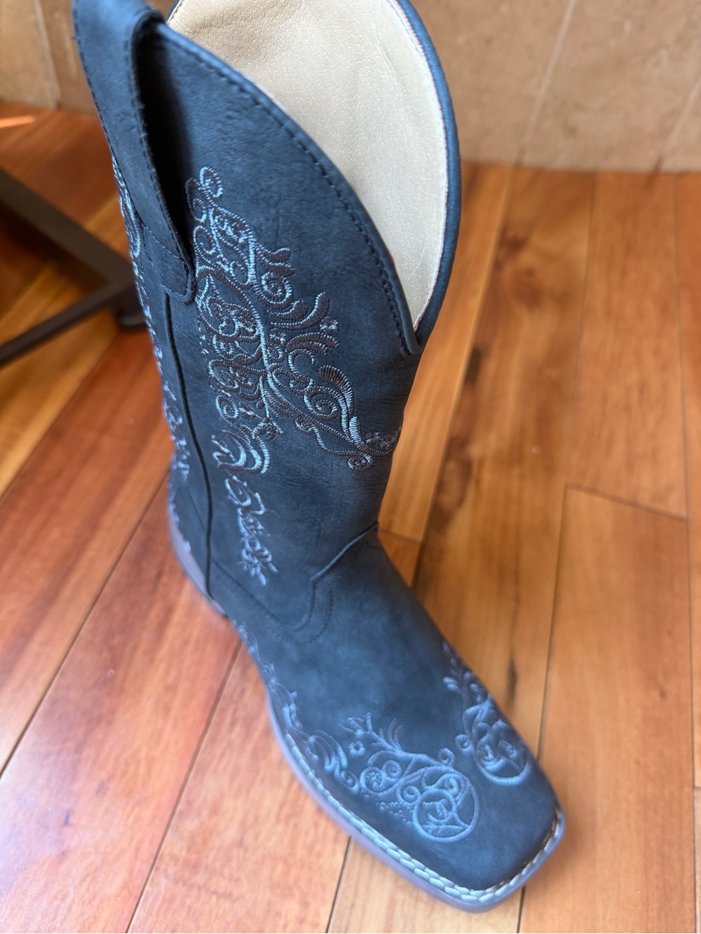 Roper Black Embroidered Western Heeled Boots